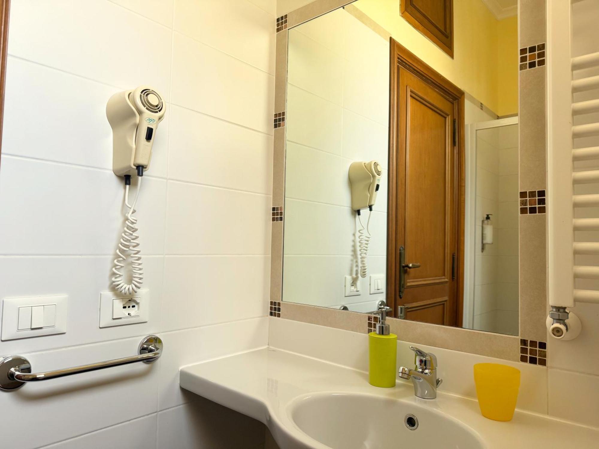 Anthony House, Anthony Floor 3, Castro Pretorio Apartment Рим Екстериор снимка